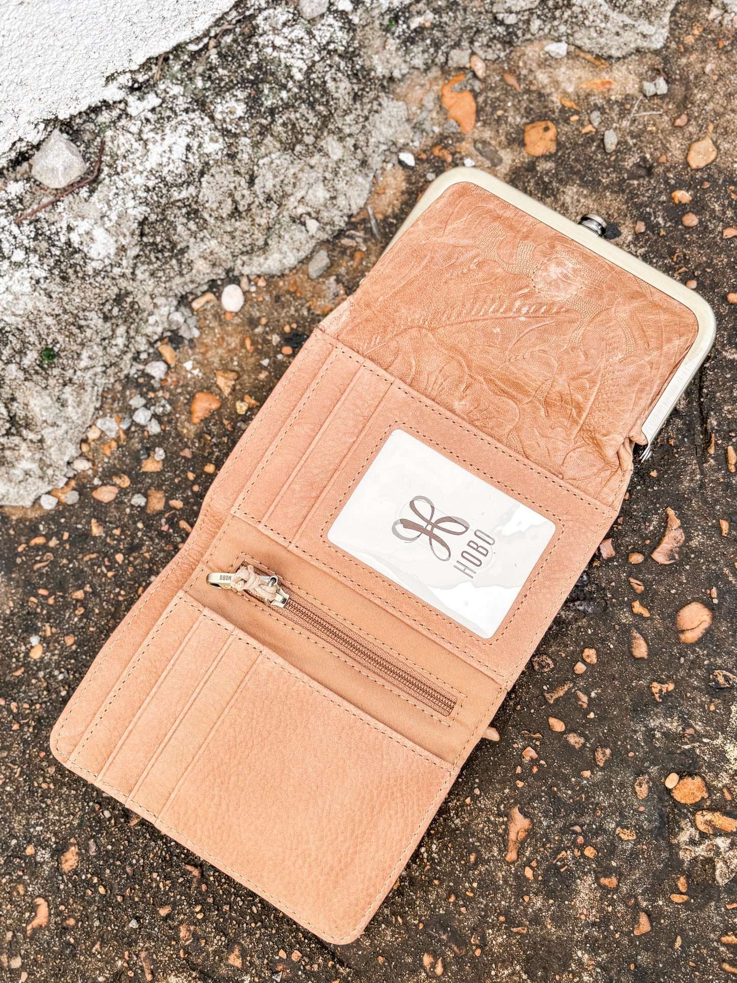 Robin Compact Wallet Saddle