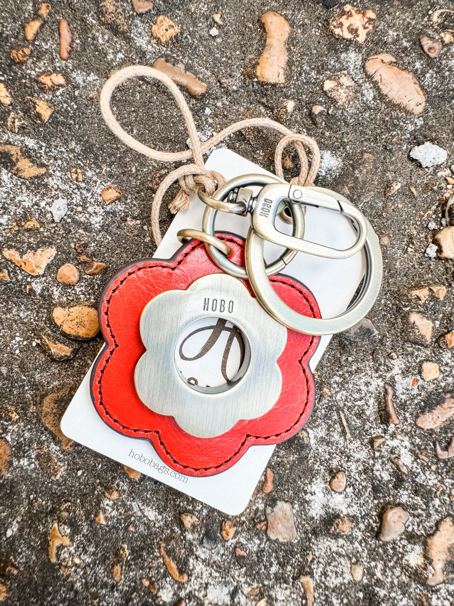 Daisy Keychain Grenadine