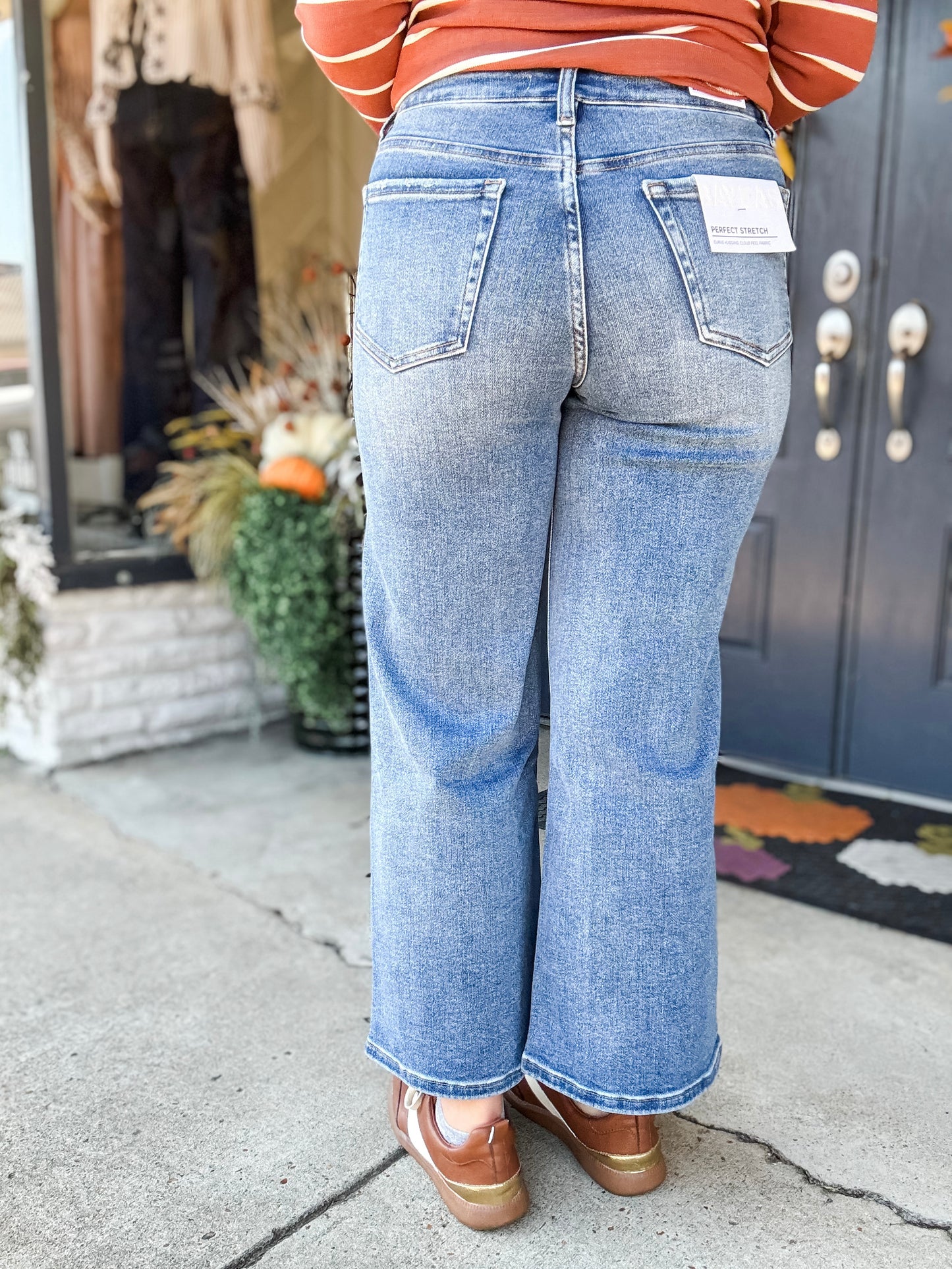 Lisa Mid Rise Wide Leg Denim Jeans