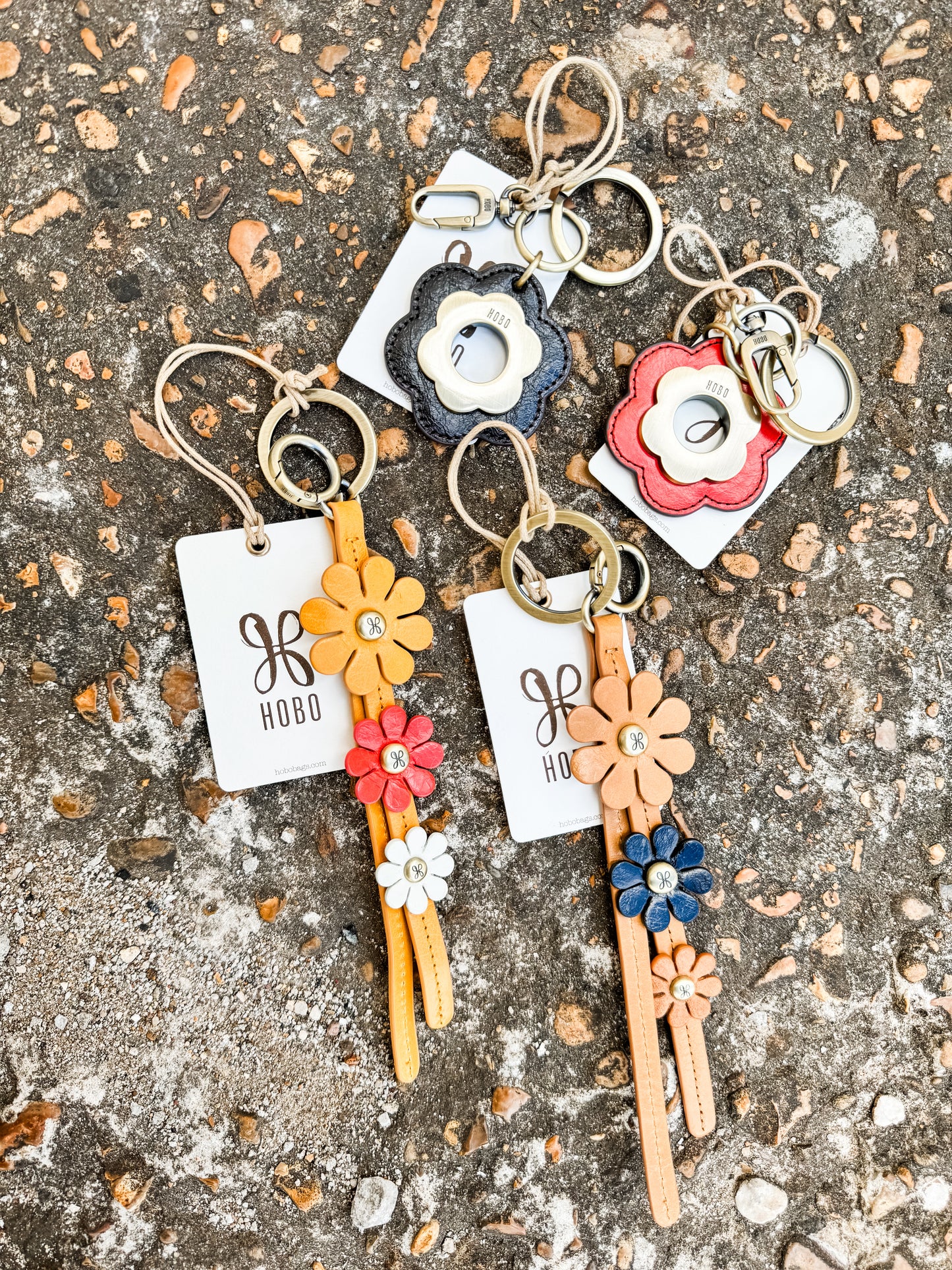Daisy Keychain Grenadine