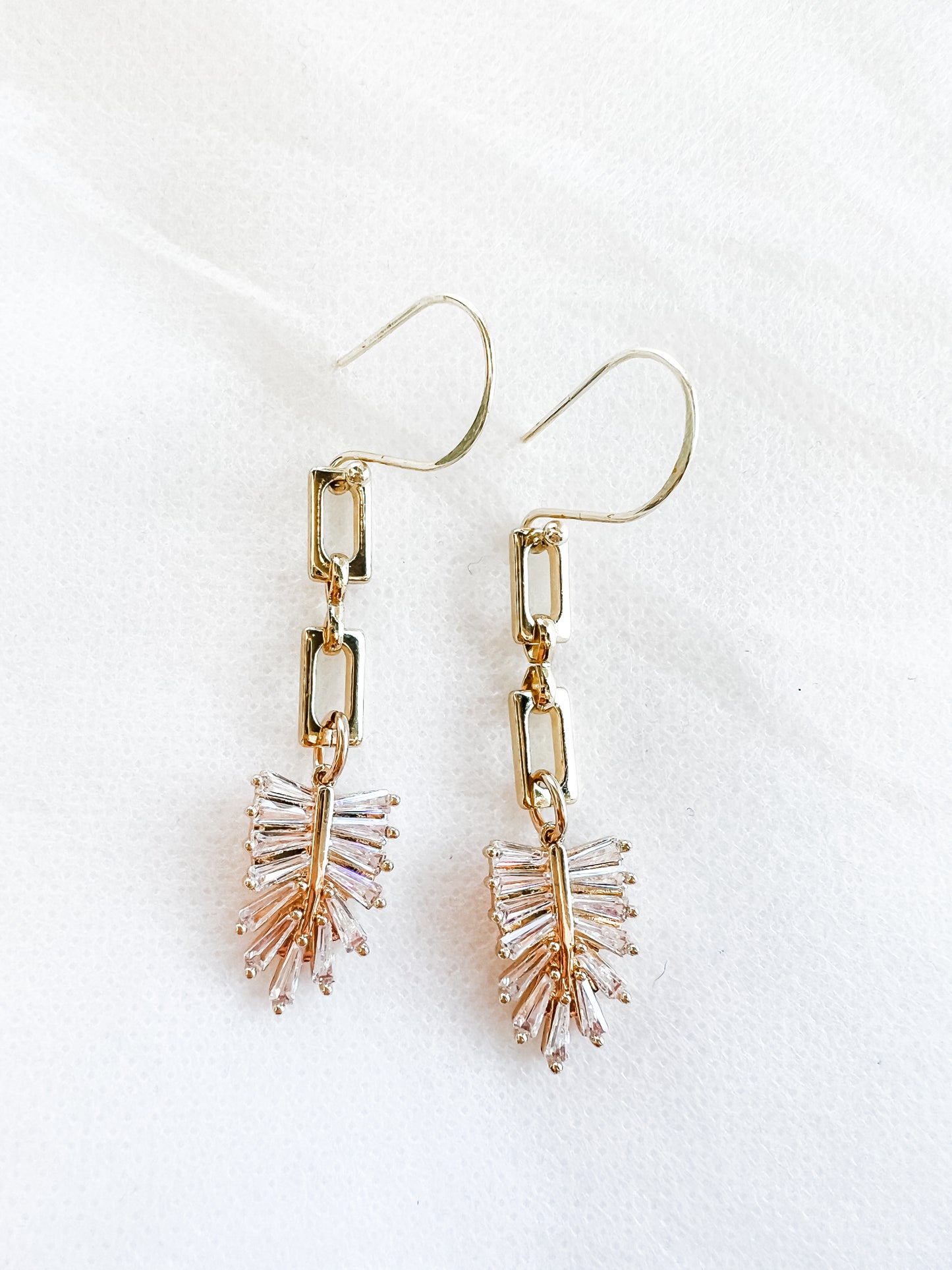 Links Crystal Feather Earrings