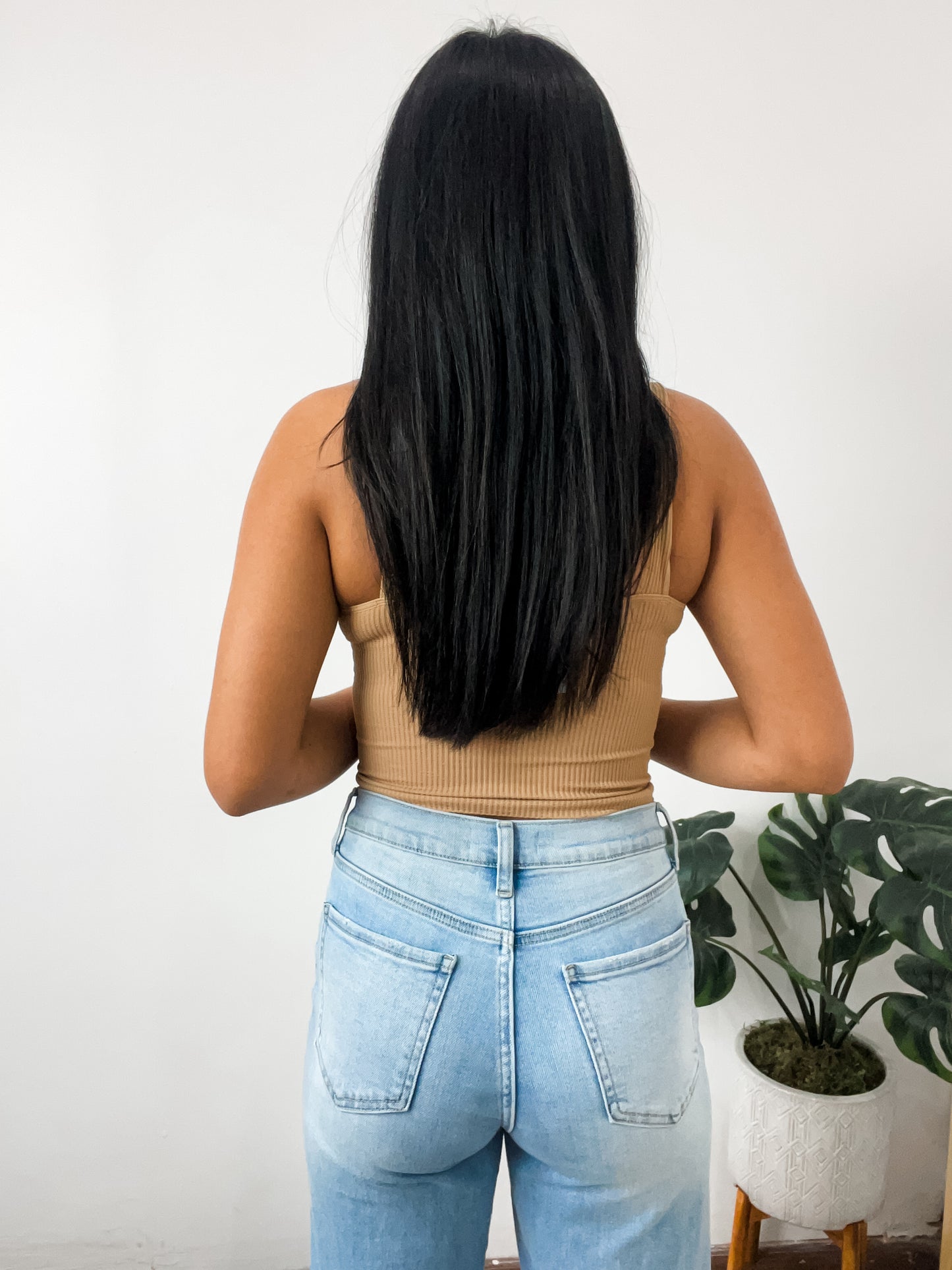 Vallory V Neck Ribbed Crop Sand Beige