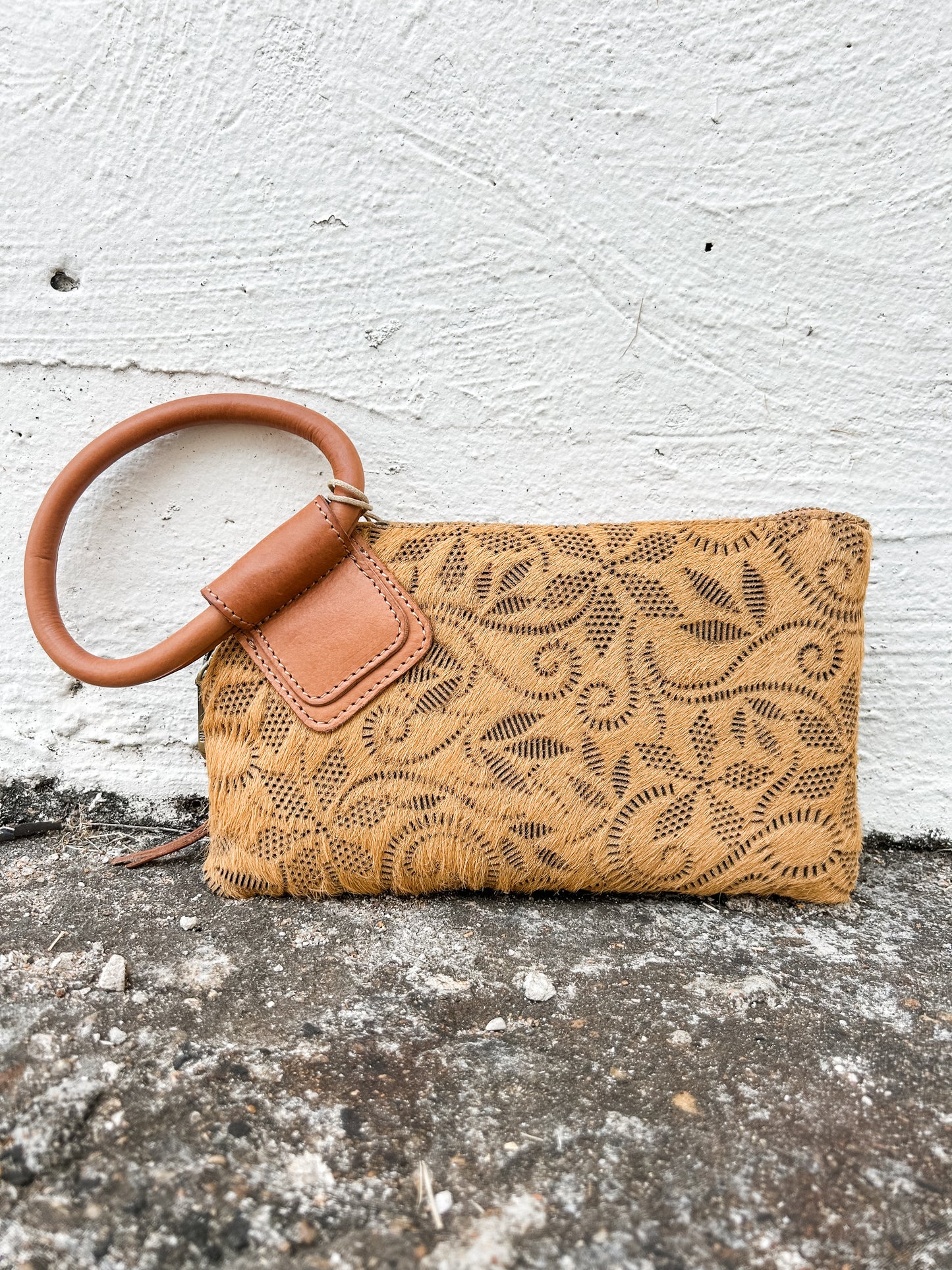 Sable Wristlet in Harvest Wheat Hair-On
