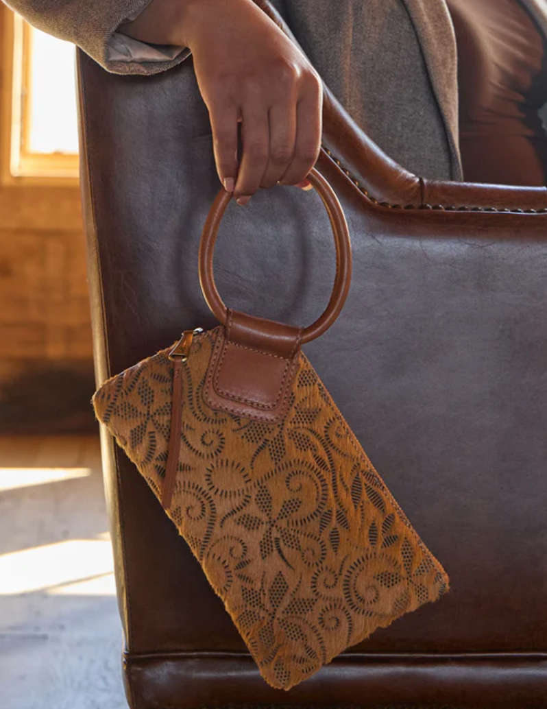 Sable Wristlet in Harvest Wheat Hair-On