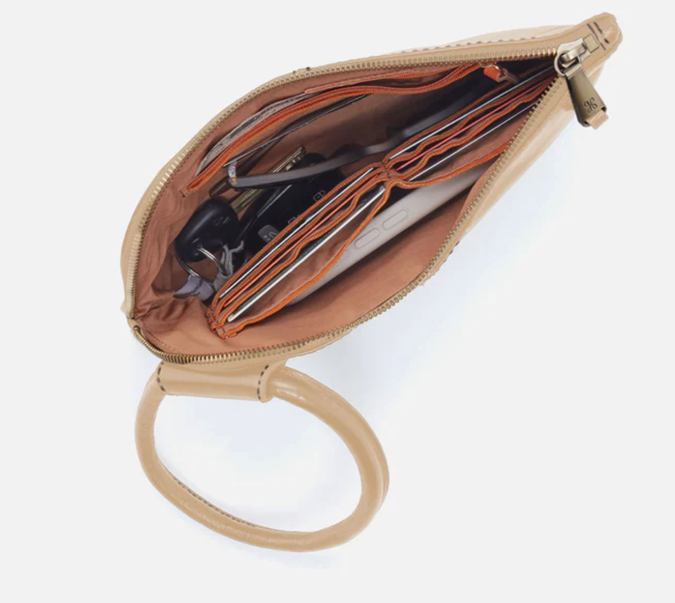 Sable Wristlet in Desert Sand