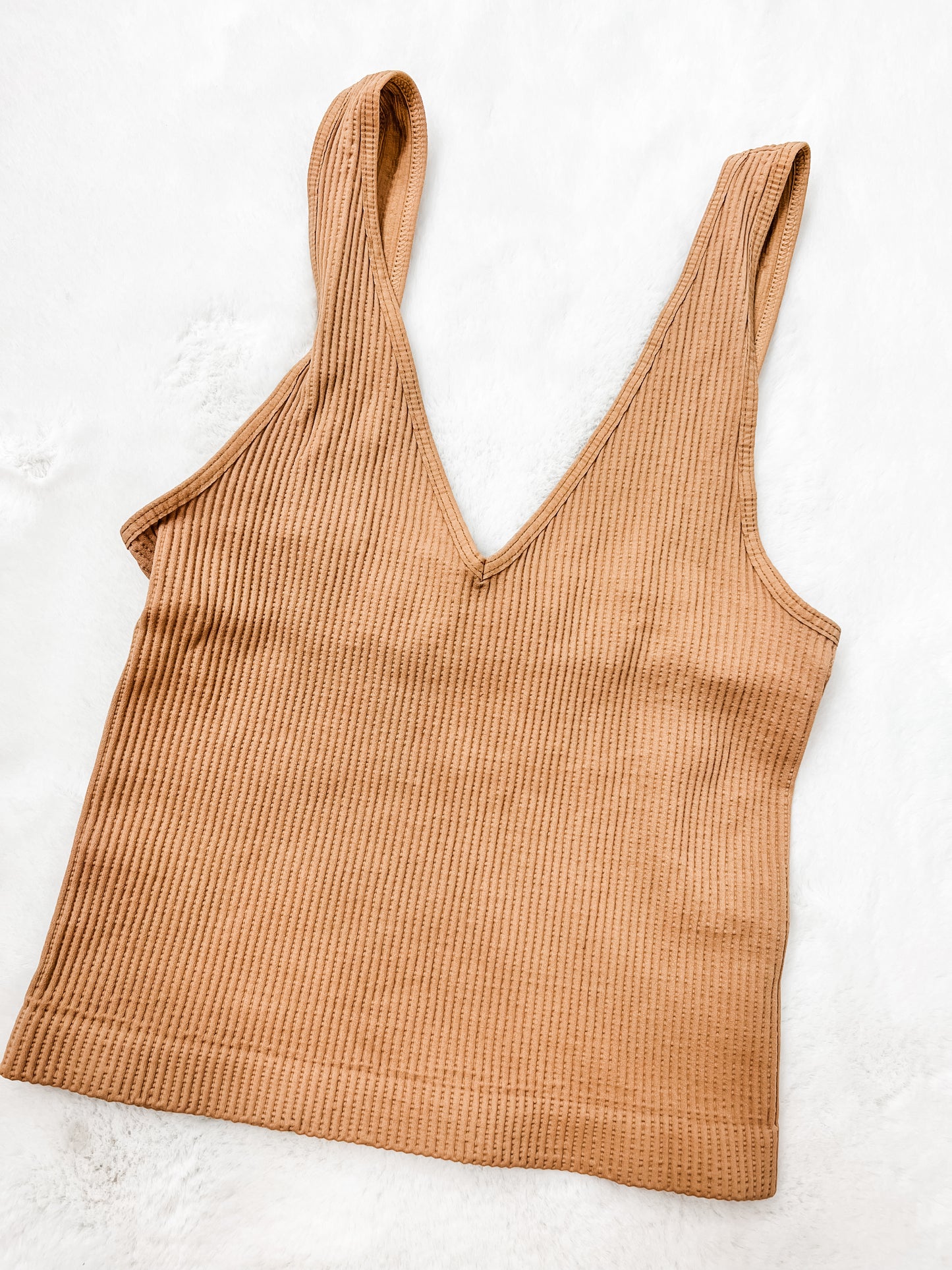 Vallory V Neck Ribbed Crop Sand Beige