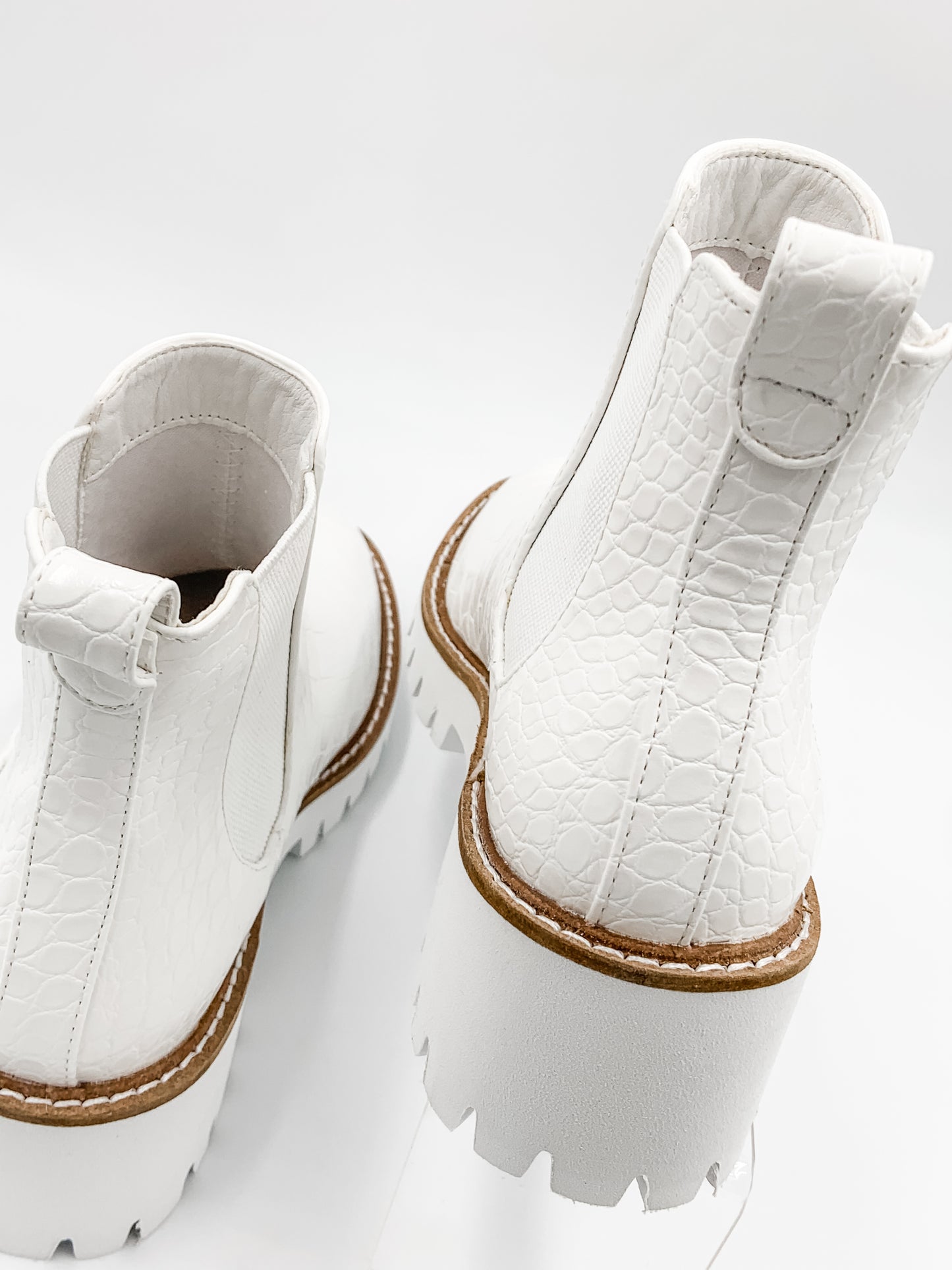 Preston Boot White