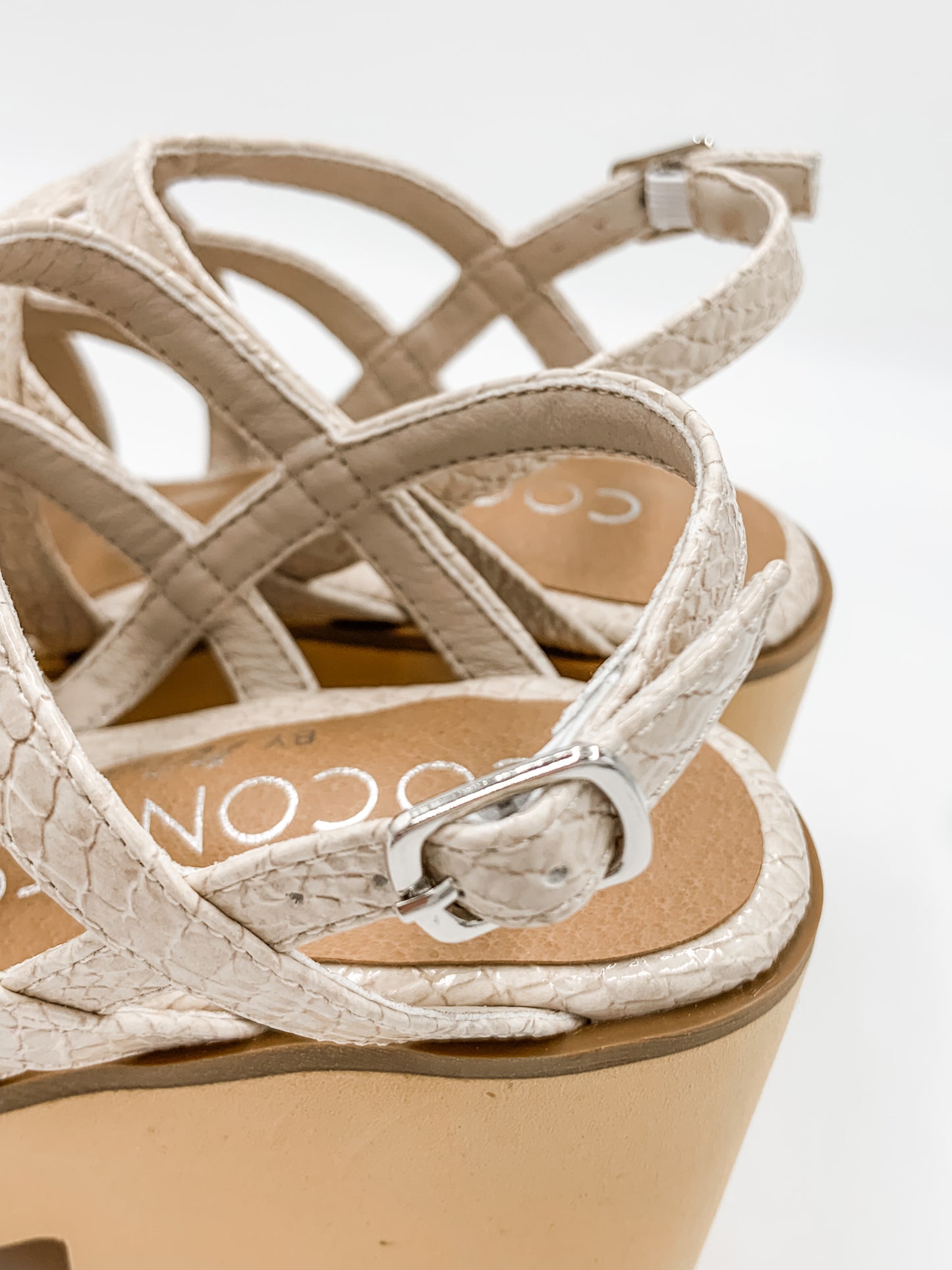 Kiwi Ivory Wedge
