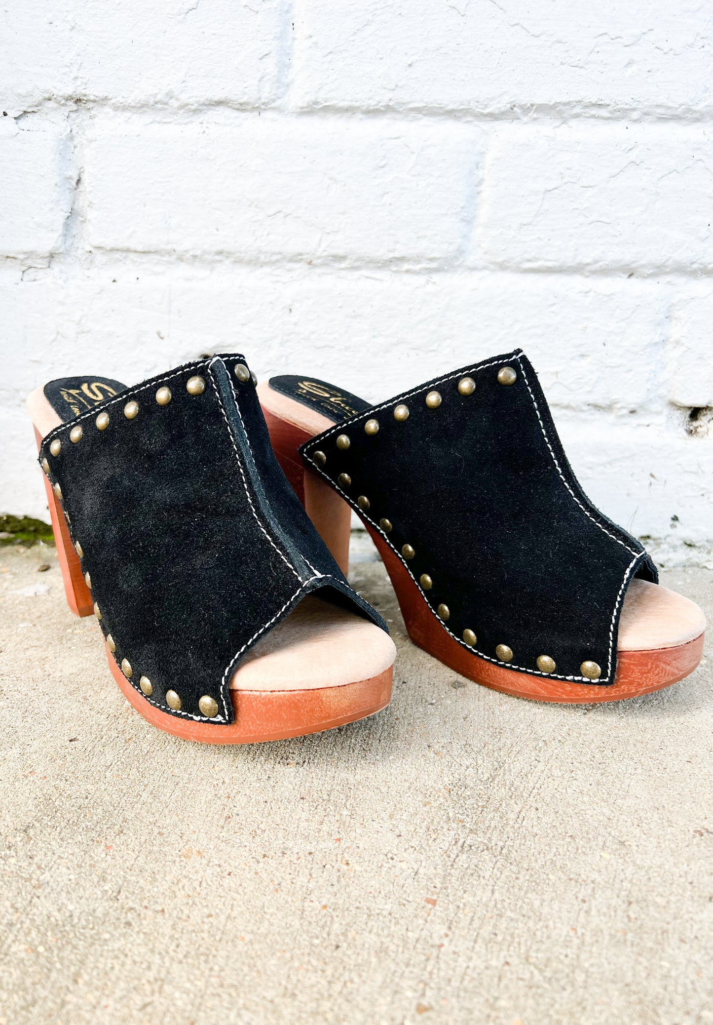 Crowley Suede Clog Black