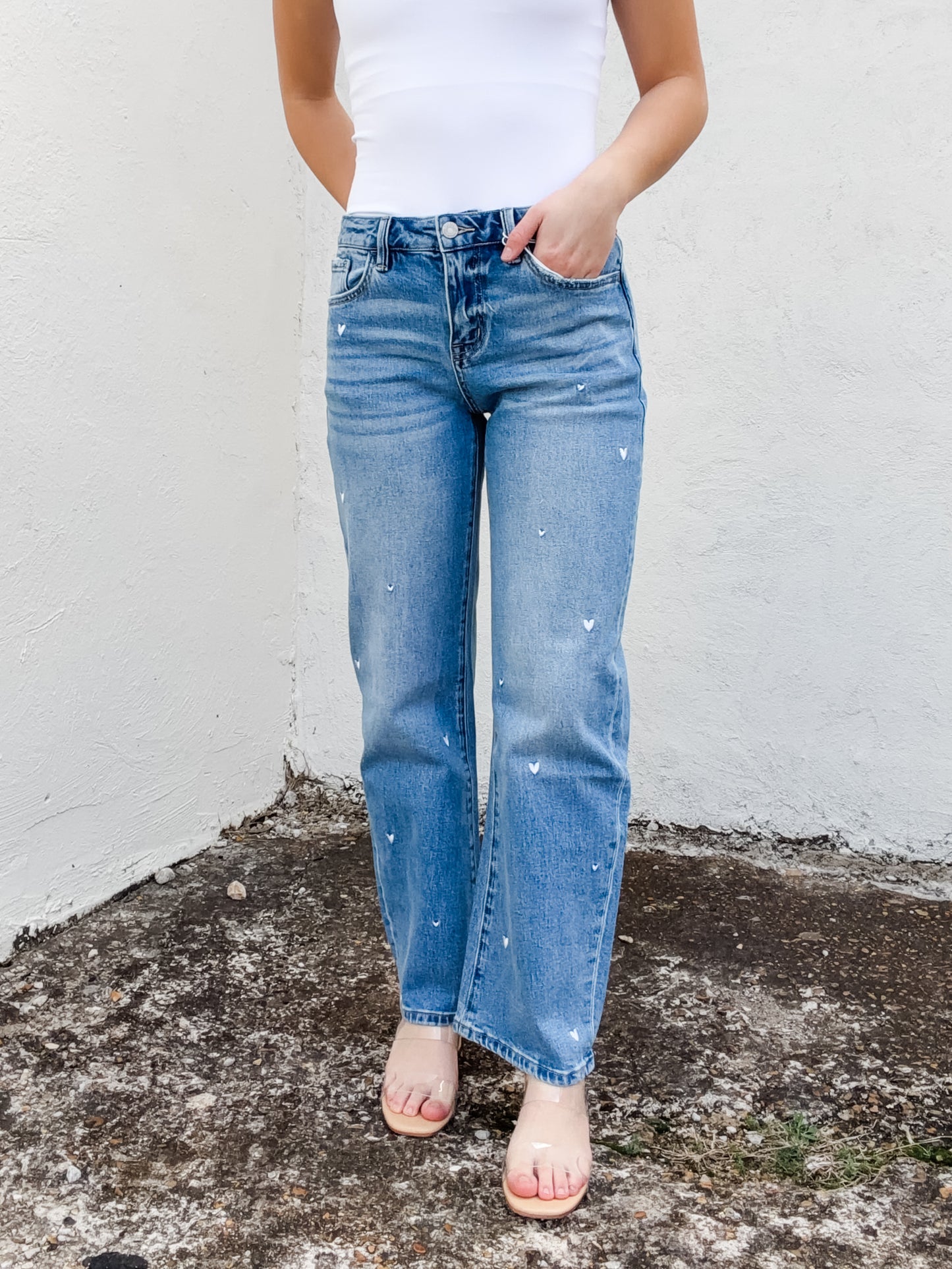 Flora Mid Rise Barrel Jeans