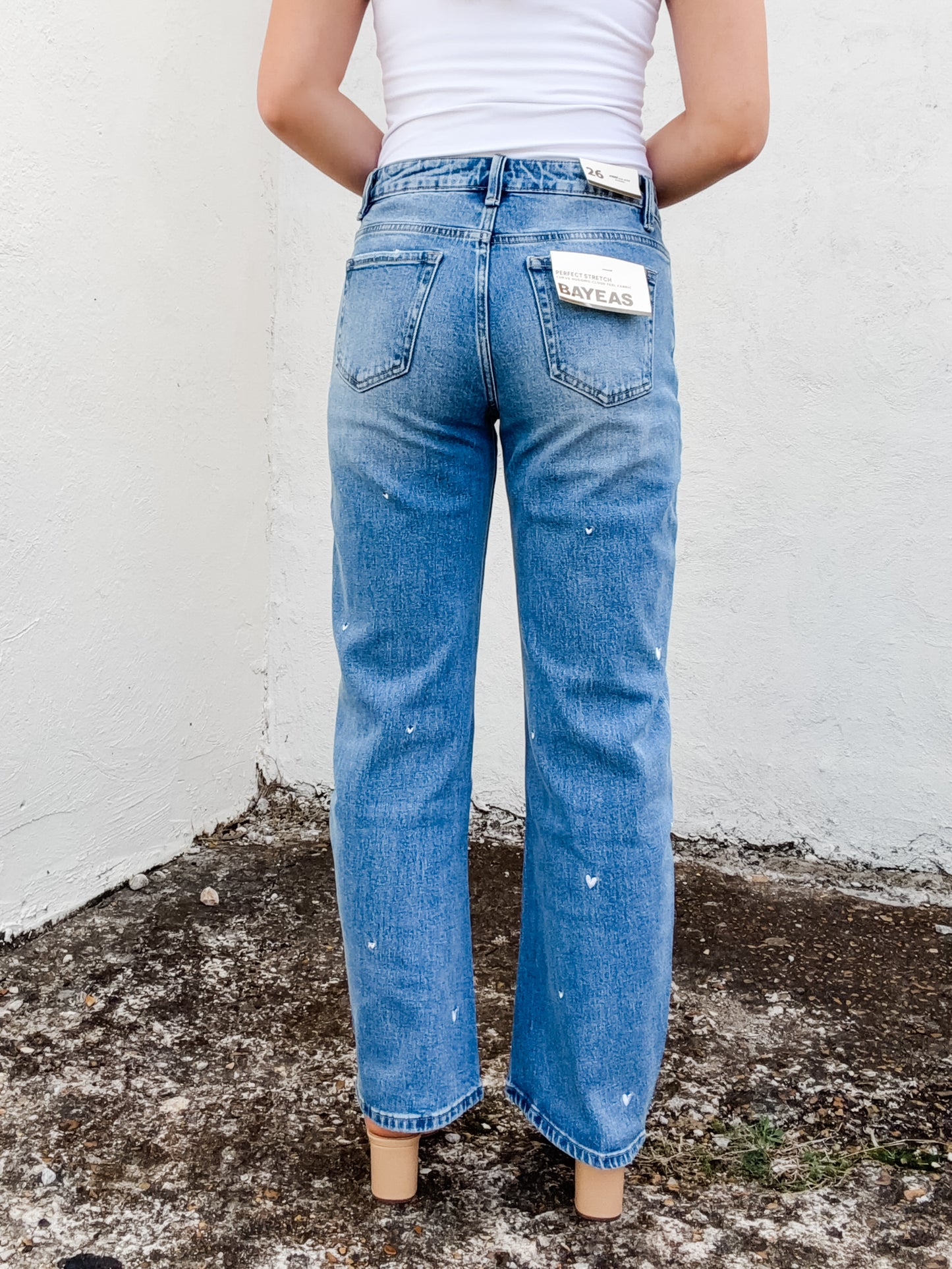 Flora Mid Rise Barrel Jeans