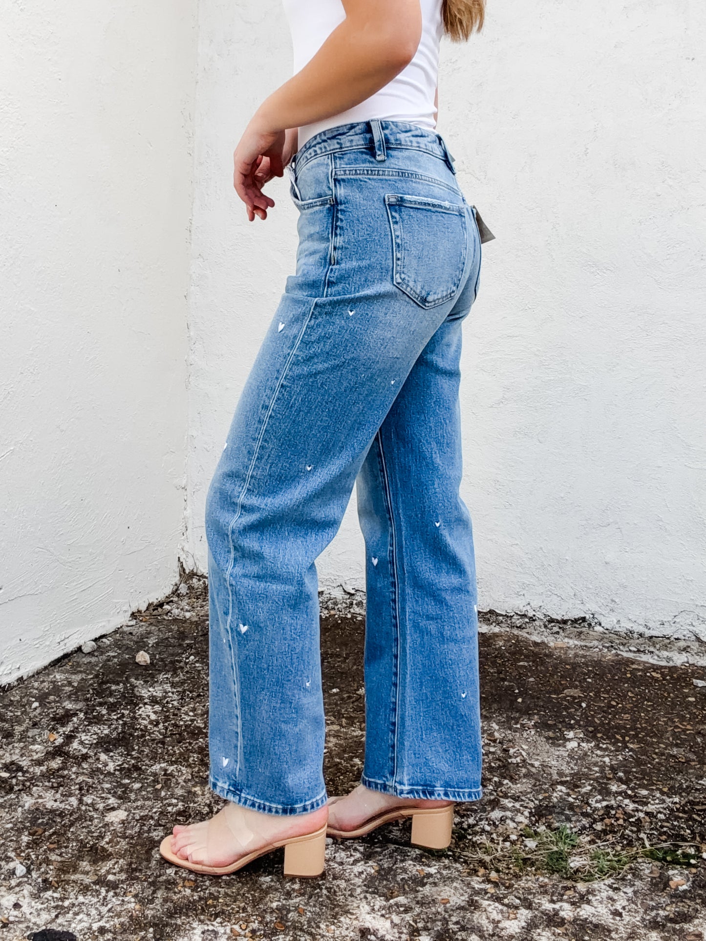 Flora Mid Rise Barrel Jeans