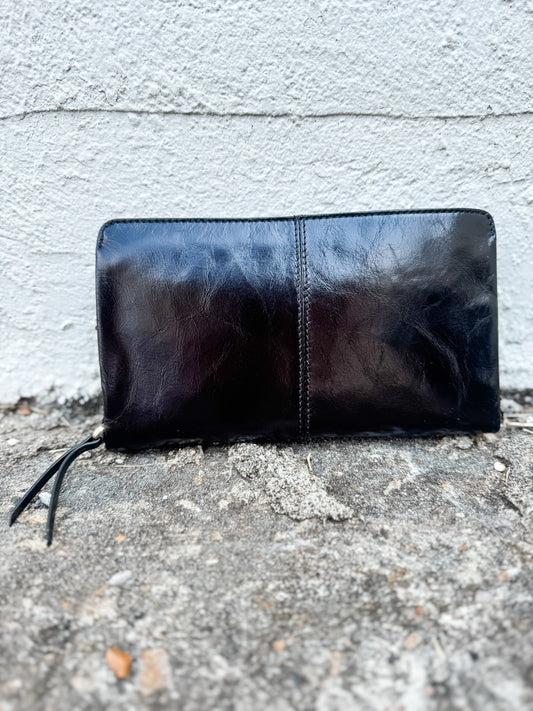 Evolve Wristlet Black