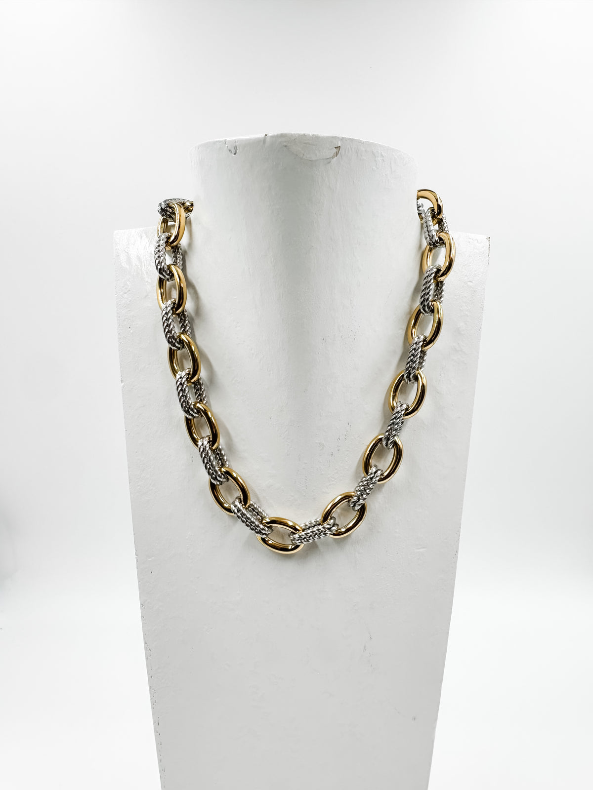 Roxy Necklace