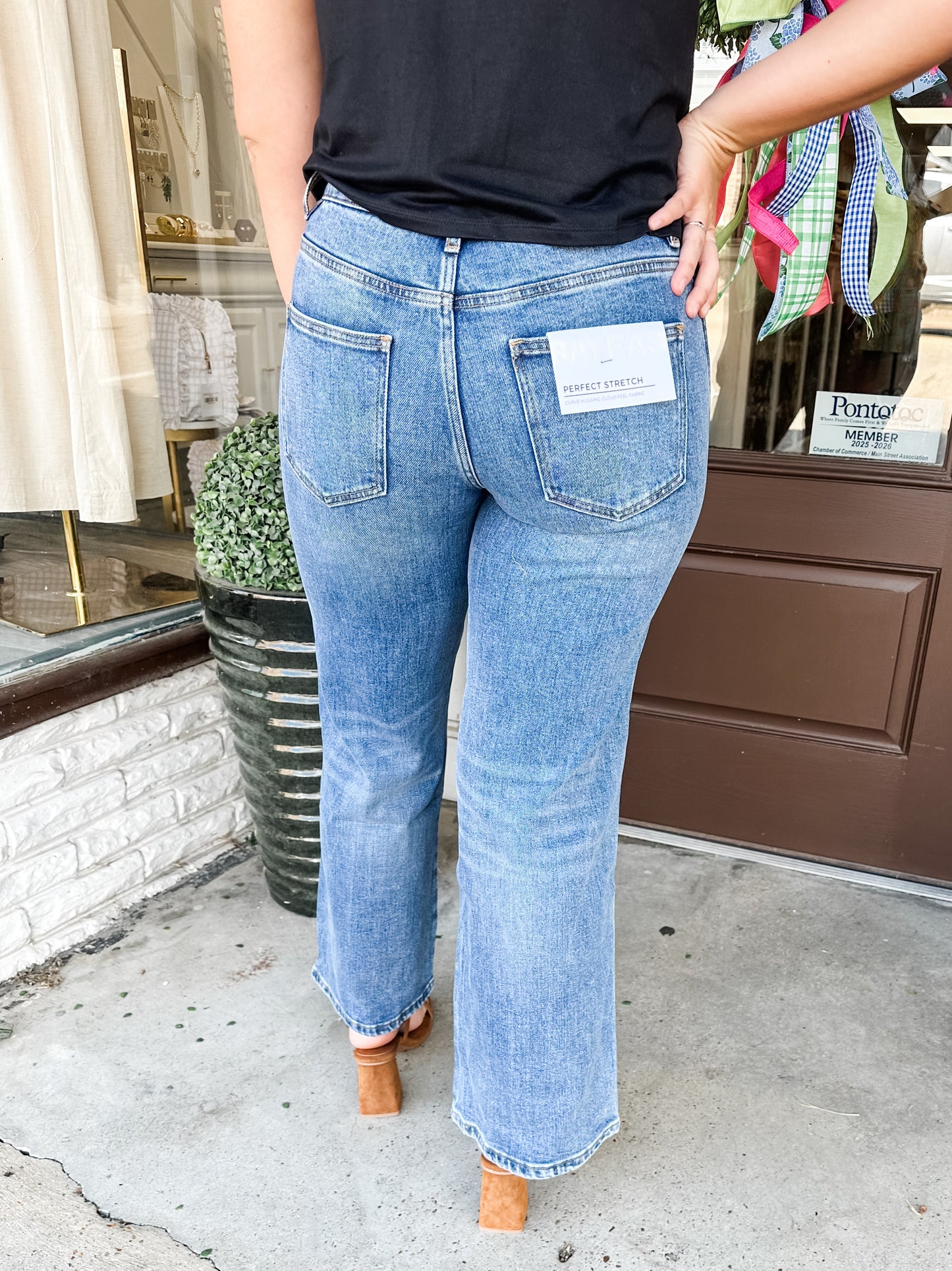 Kristy Mid-Rise Relaxed Straight Jeans