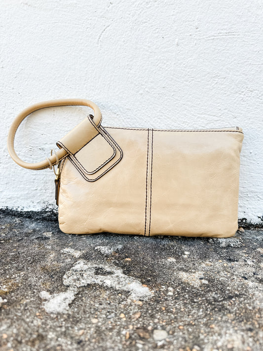 Sable Wristlet in Desert Sand