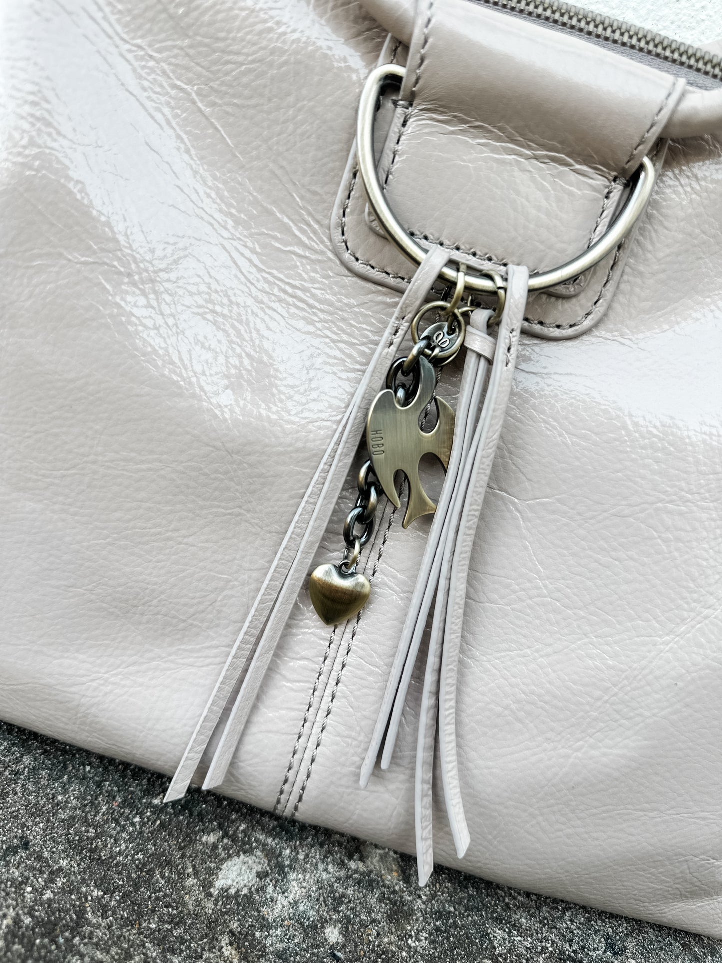 Sheila Medium Stone Gloss