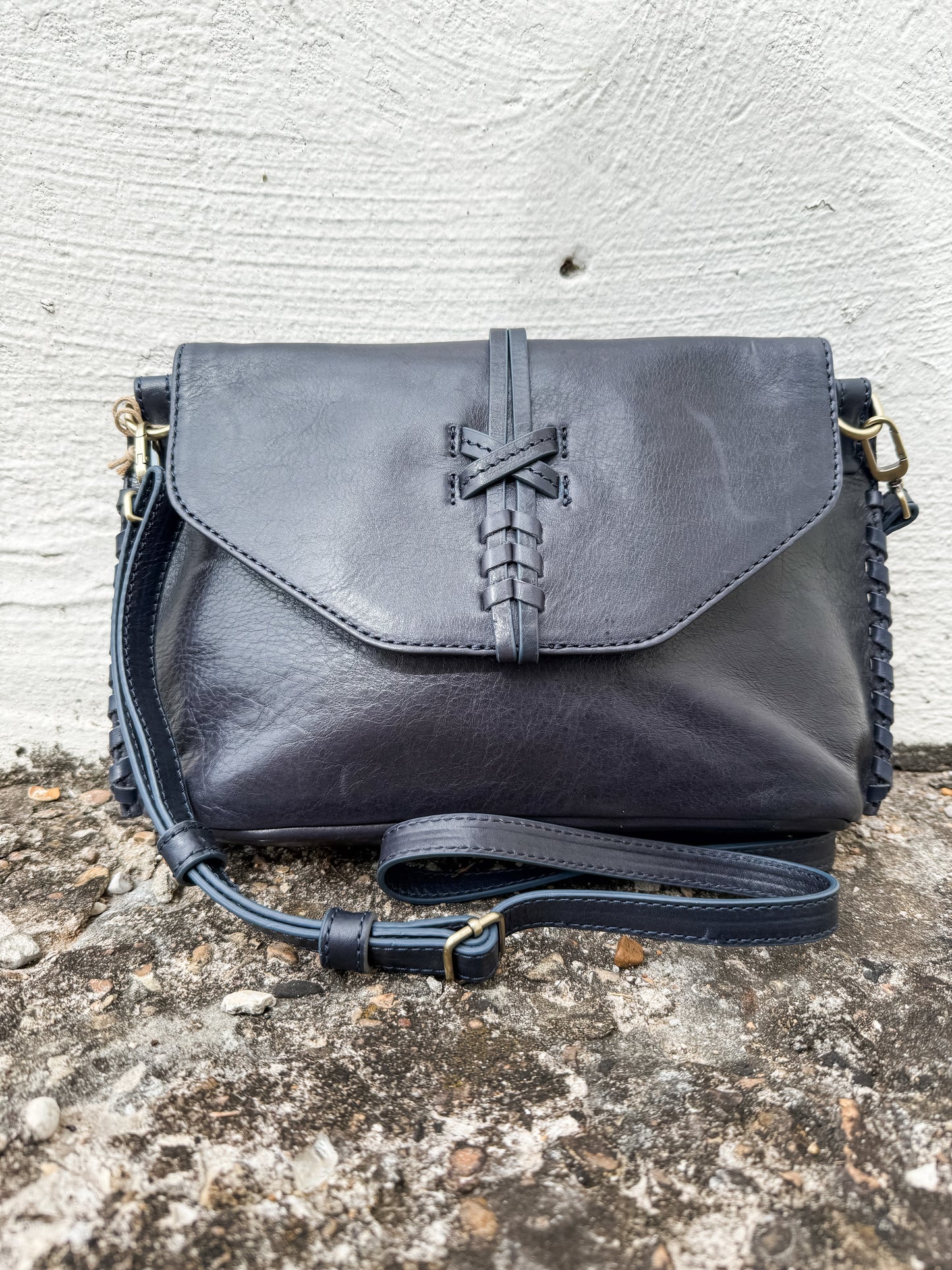 Expedition Shoulder Crossbody Navy