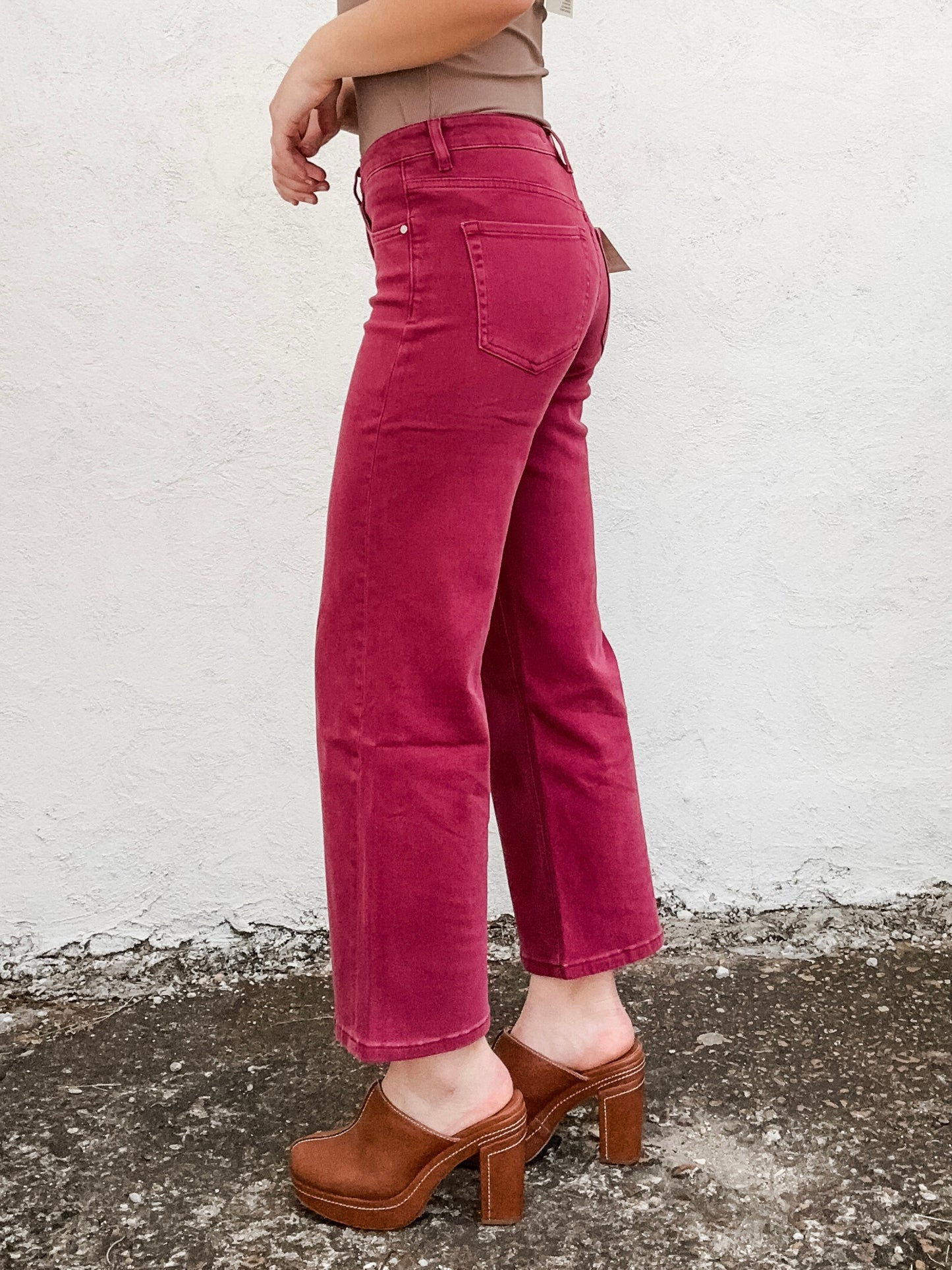 Bella Mid Rise Straight Jeans Wine