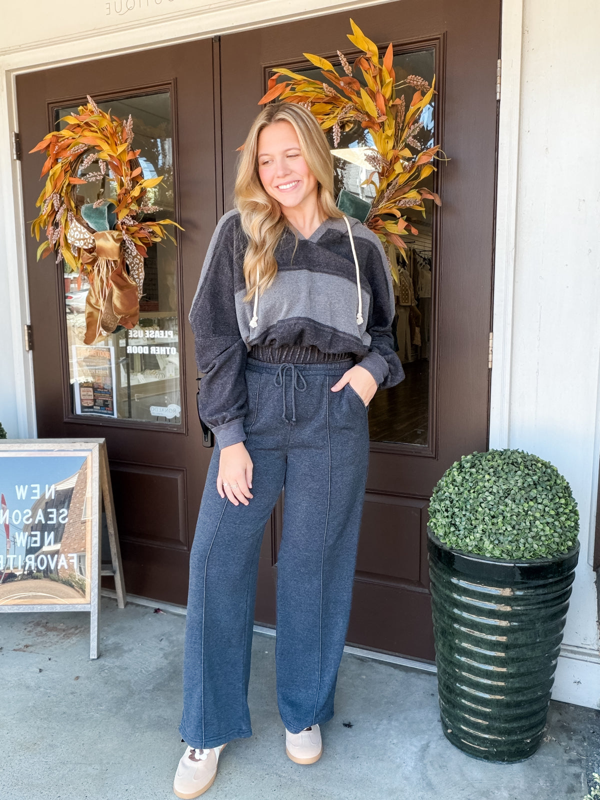 Noir Lights Pants