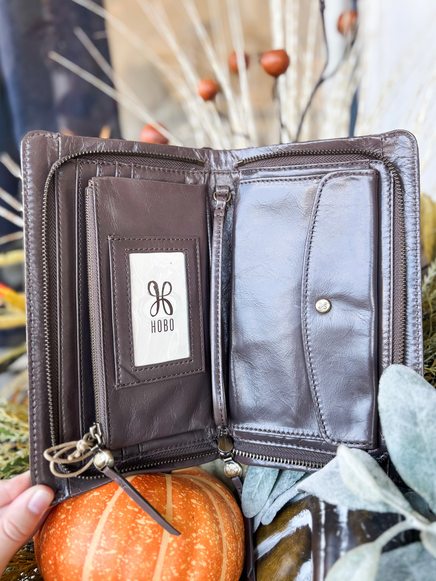 Evolve Wristlet Heartstone