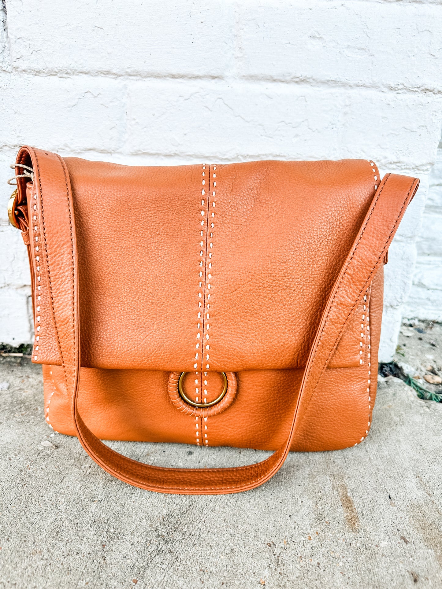 Austin Shoulder Bag in Warm Honey