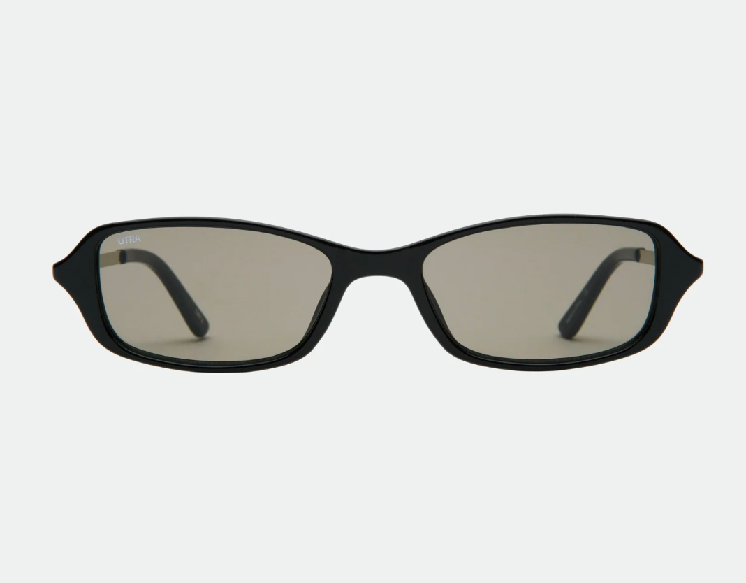 Caysee Black/Smoke