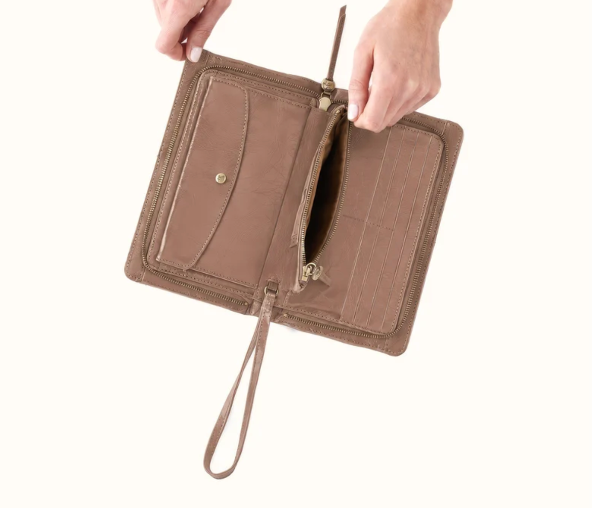 Evolve Wristlet Woodsmoke