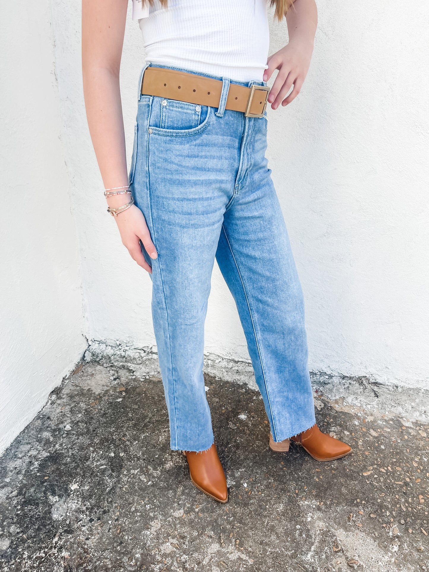 Cut-Off Straight Jeans